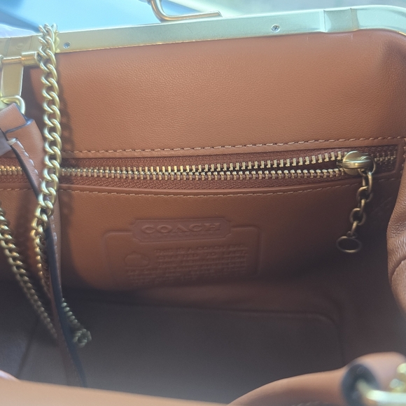 Coach Kisslock Frame Bag 16 In Crystal Signature Jacquard-NWOT - Picture 4 of 14